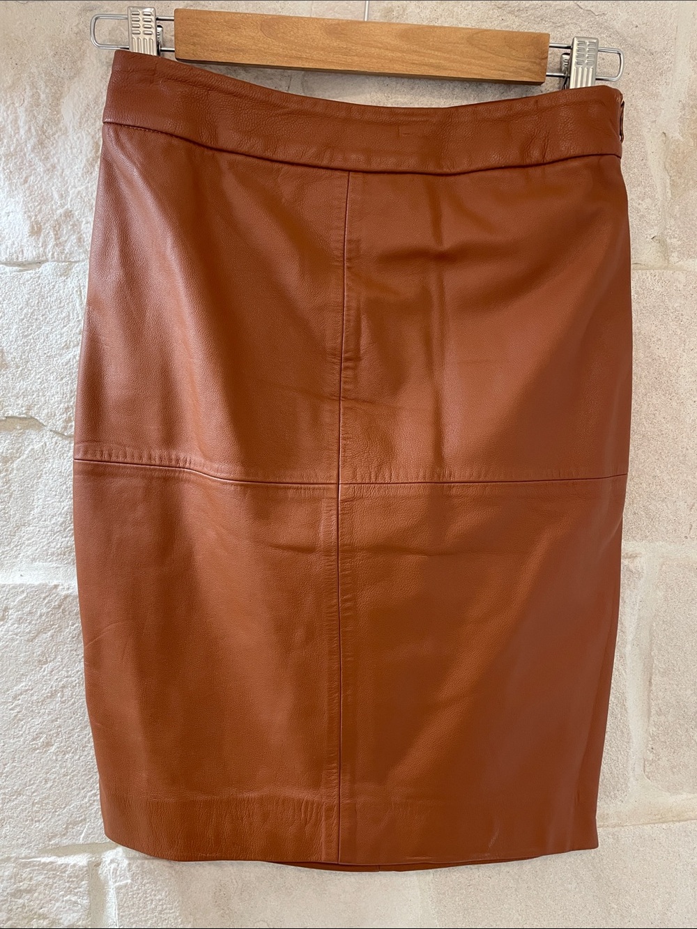 Tina Turk Women's Brown Leather Pencil Skirt. Size 0